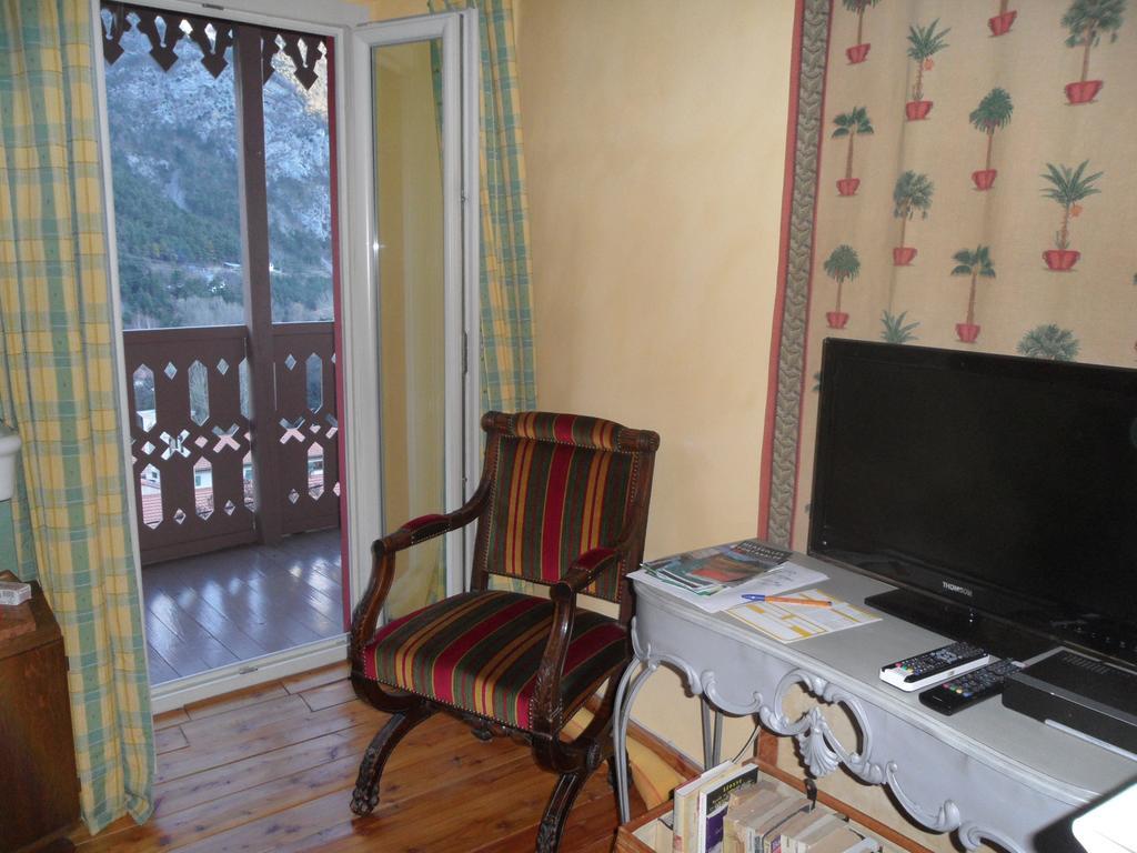 Chambres D'Hotes Casa Sylvana Saint-Dalmas-de-Tende Room photo